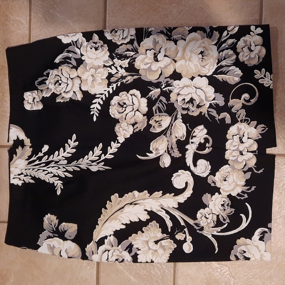 WHBM Beautiful Skirt
